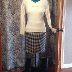 TALBOTS Size 2 Black and White Houndstooth Skirt